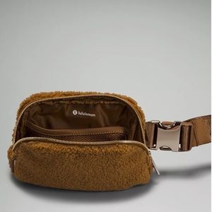 🍋  LULULEMON Everywhere Belt Bag in Burnt Caramel LAST CHANCE - OUT OF STOCK